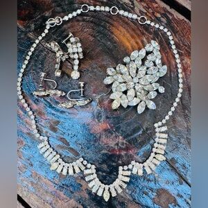 Vintage Gorgeous Rhinestone Collar Choker Necklace,Brooch + 2 Pair Earrings